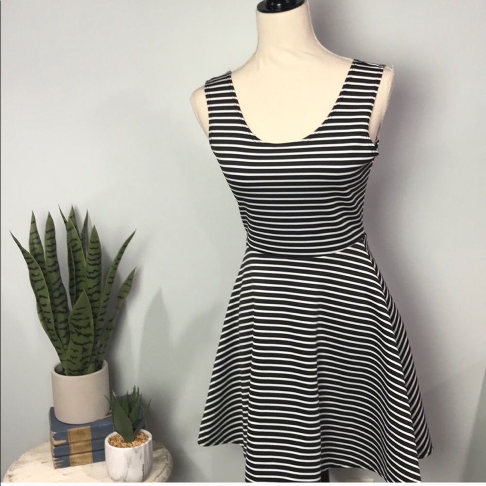 🫠DEREK HEART SKATER DRESS FIT AND FLAIR NWOT NEVER WORN BLACK AND WHITE
